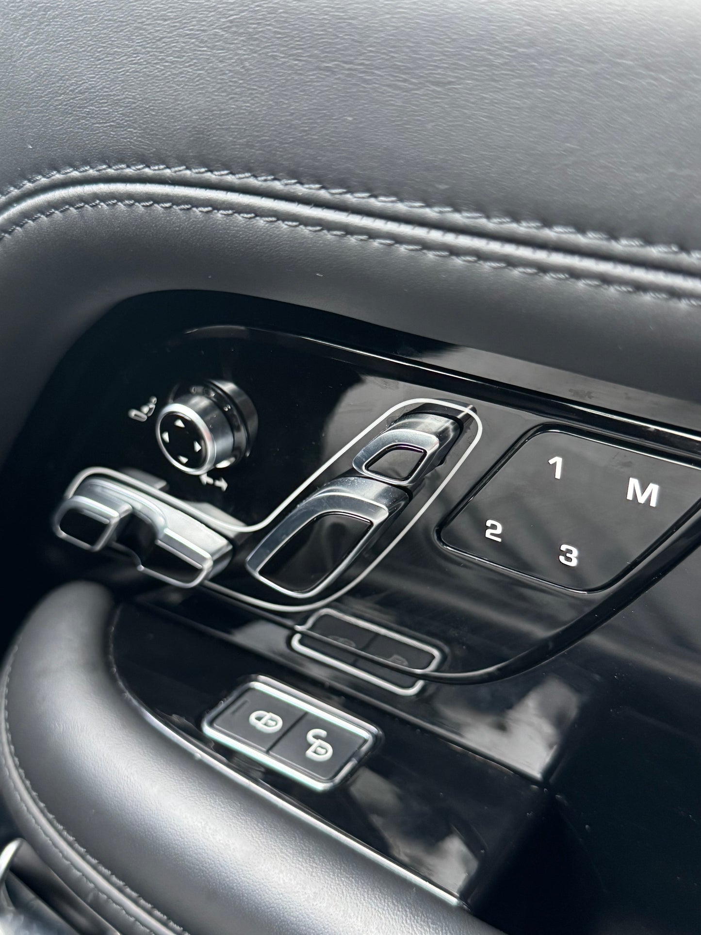 2019 RANGE ROVER RANGE ROVER VOGUE SE SDV8 (250kW) LG MY19